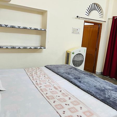 Tiwari G Home Stay Ujjain Eksteriør billede