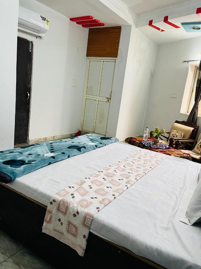 Tiwari G Home Stay Ujjain Eksteriør billede