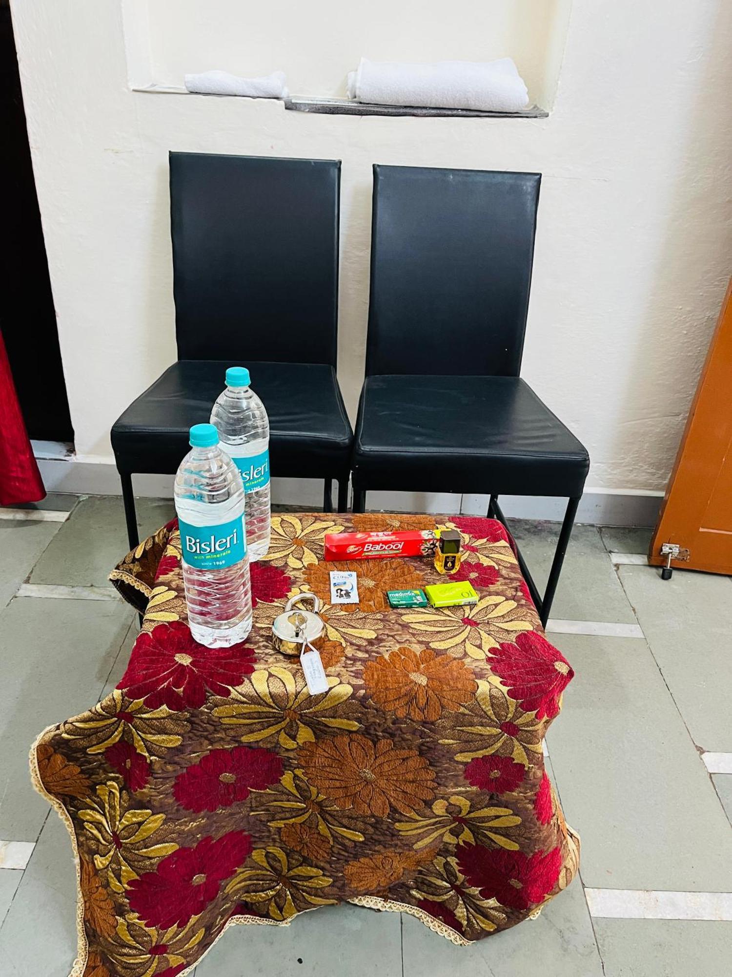 Tiwari G Home Stay Ujjain Eksteriør billede