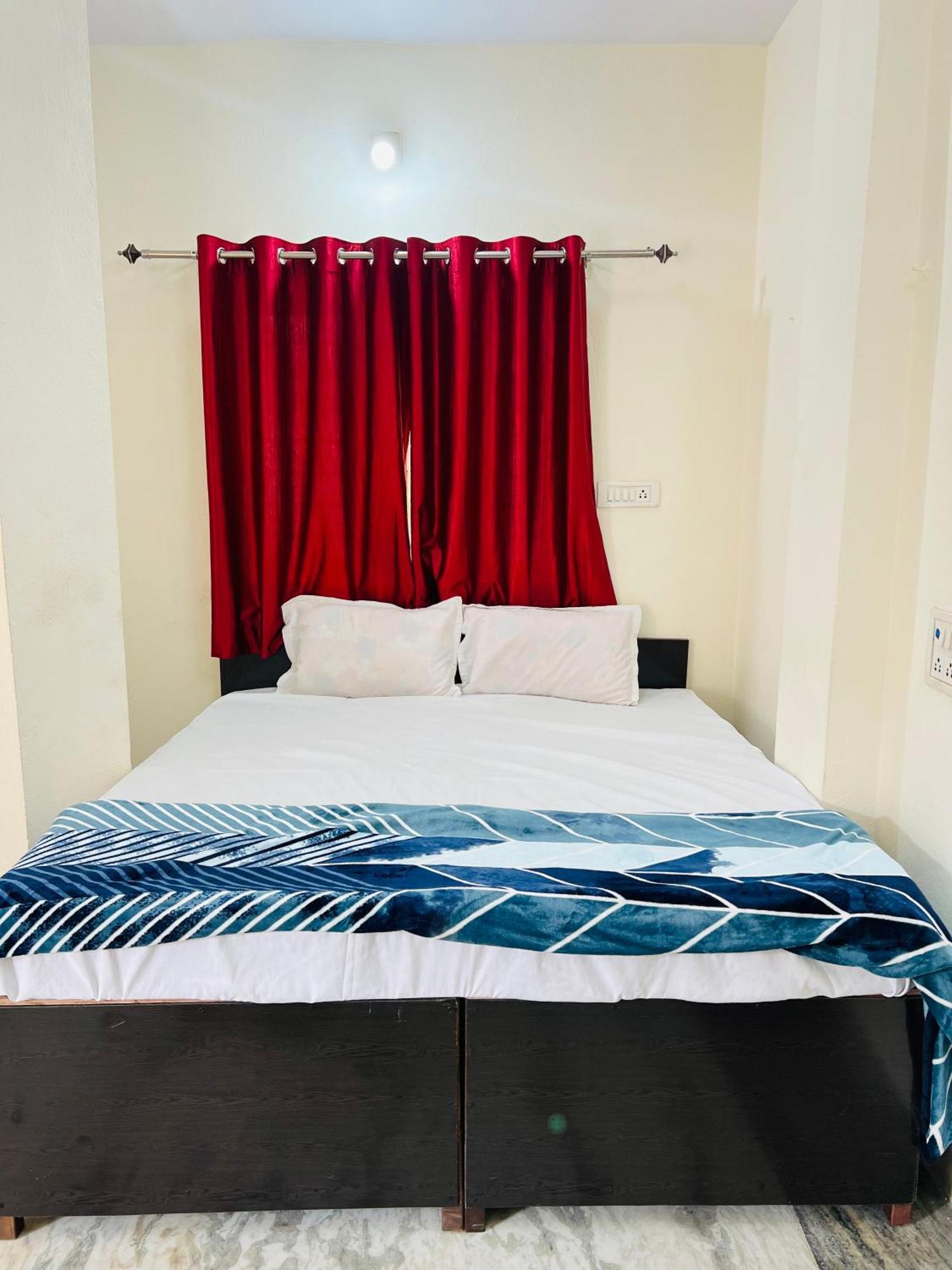 Tiwari G Home Stay Ujjain Eksteriør billede