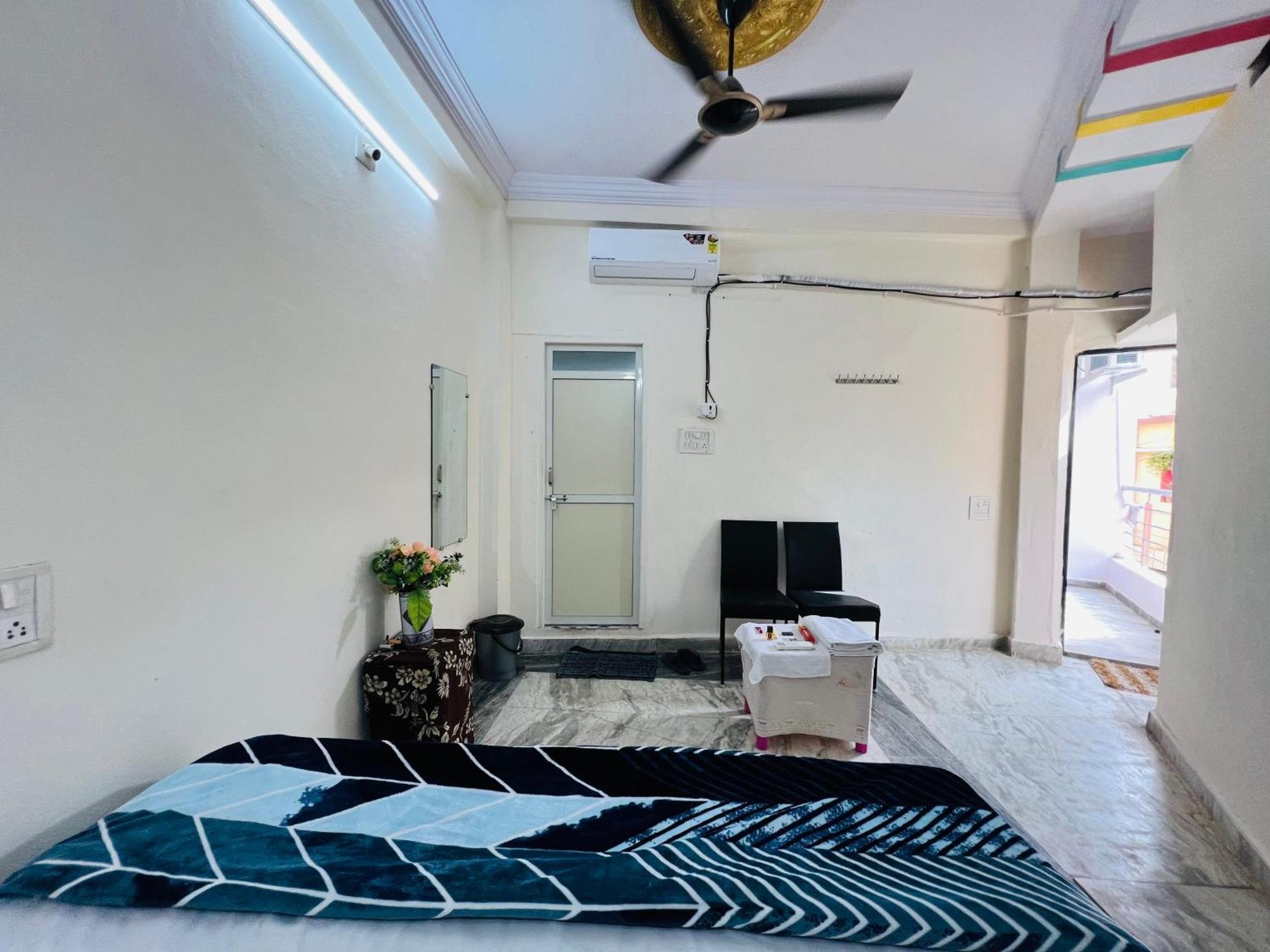 Tiwari G Home Stay Ujjain Eksteriør billede