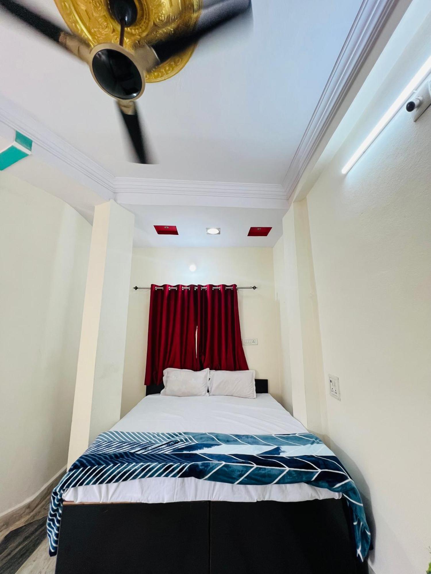 Tiwari G Home Stay Ujjain Eksteriør billede